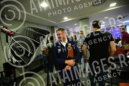 In the SC FSS, in Stara Pazova, a press conference was held between the representatives of the Football Association of Serbia and the company Vivo on the occasion of the promotion of the new sponsorship agreement.U SC FSS, u Staroj Pazovi odzana je