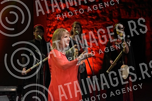 The Tourist Organization of Nis organized a free concert of Biljana Krstic and the Bistrik Orchestra entitled The Scent of Heritage at the Low Fortress on the occasion of the celebration of the city's glory of St. Emperor Constantine and Empress Hele
