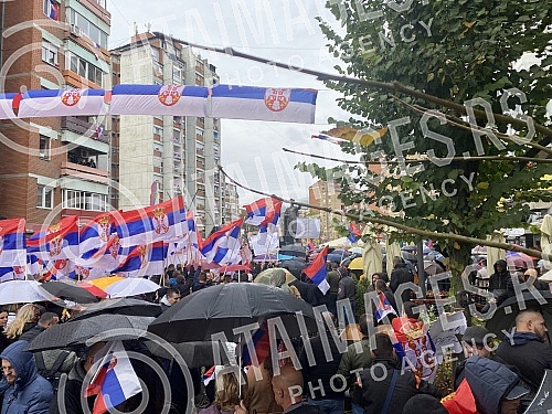 In the northern part of Kosovska Mitrovica, a large national gathering of Serbs from the north of Kosovo and Metekohija began at noon, after the withdrawal from all Kosovo institutions.U severnom delu Kosovske Mitrovice  u podne je poceo veliki nar