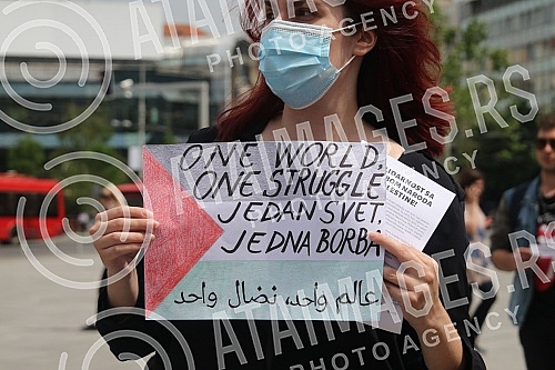 A rally in support of the Palestinian people in Jerusalem was held at the Monument to Prince Mikhail on Republic Square, organized by the Palestinian Diaspora in Serbia. Kod Spomenika knezu Mihailu, na Trg Republike odrzan skup podrske palestinskom