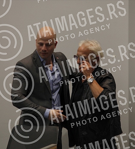 The election assembly of the Belgrade City Board of True Serbia and the Leviathan National Defense was held in the Stari Grad municipality building.U zgradi opstine Stari grad odrzana je izborna skupstina gradskog odbora Beograda Prave Srbije i Nac
