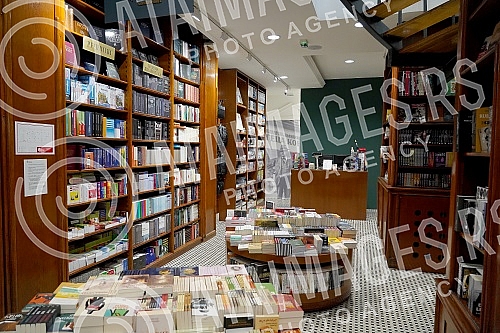 Press conference on the occasion of the opening of the renovated bookstore 