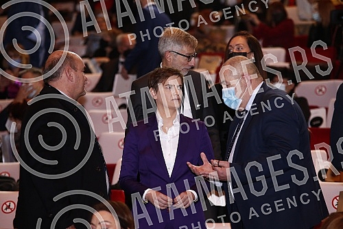 The opening ceremony of the year of the title of European Capital of Culture was held at the Serbian National Theater in Novi Sad. Ceremonija otvaranja godine titule Evropske prestonice kulture odrzana je u Srpskom narodnom pozoristu u Novom Sadu.