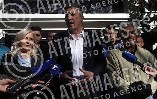 President of the Serbian movement Dveri Bosko Obradovic and environmental activist prof. Dr. Dusko Kuzovic, held a press conference in front of the building of the Radio Television of Serbia, with the topic: 