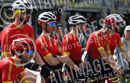 The 15th International Bicycle Race Belgrade - Banja Luka started from the Republic square.Sa Trga republike krenula je 15. Medjunarodna biciklisticka trka Beograd - Banjaluka.