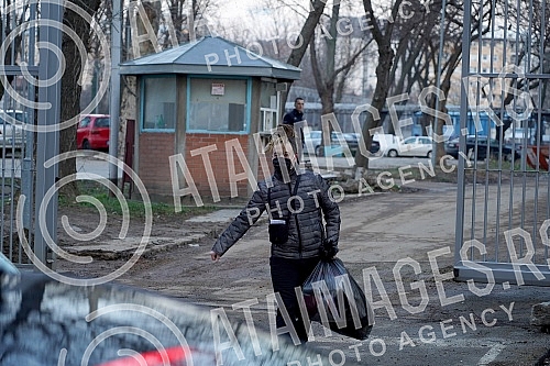 The First Basic Court in Belgrade today lifted the custody of rapper Stefan Djuric Rasta, in which he has been since October 3, 2020, after the police found drugs in his possession. Prvi osnovni sud u Beogradu ukinuo je danas pritvor reperu Stefanu