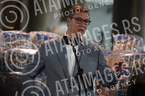 The President of the Republic of Serbia, Aleksandar Vucic, visited the warehouse of the Republic Directorate for Commodity Reserves - General Cargo Warehouse, Belgrade.Predsednik Republike Srbije Aleksandar Vucic obisao je skladista Republicke dire