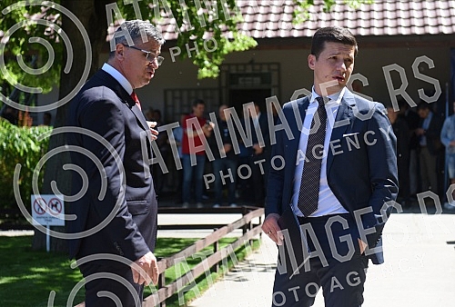 Unveiling of the memorial bust of Hugo Bulija in the SC of the Football Association of Belgrade on Ada Ciganlija.
Otkrivanje spomen biste Hugu Buliju u SC Fudbalskog saveza Beograda na Adi Ciganliji. Unveiling of the memorial bust of Hugo Bulija in the SC of the Football Association of Belgrade on Ada Ciganlija.
Otkrivanje spomen biste Hugu Buliju u SC Fudbalskog saveza Beograda na Adi Ciganliji.