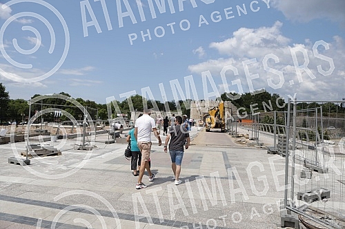 The reconstruction of King Milan Square in the center of Nis has been going on for three years, and was crowned with a humorous Guinness World Record for breaking the record in the category of the longest reconstruction of a square in the world. 