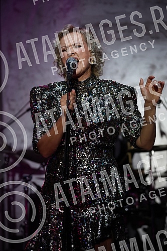 One of the most luxurious voices of the regional music scene, Vanna held her first solo concert in Belgrade in the BitefArtCafe club as part of the tour called 