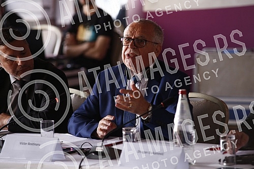 The European Union as a strategic choice conference was held at the Zira Hotel - the experiences of Serbia and Romania.U hotelu Zira odrzana je konferencija Evropska unija kao strateski izbor - iskustva Srbije i Rumunije