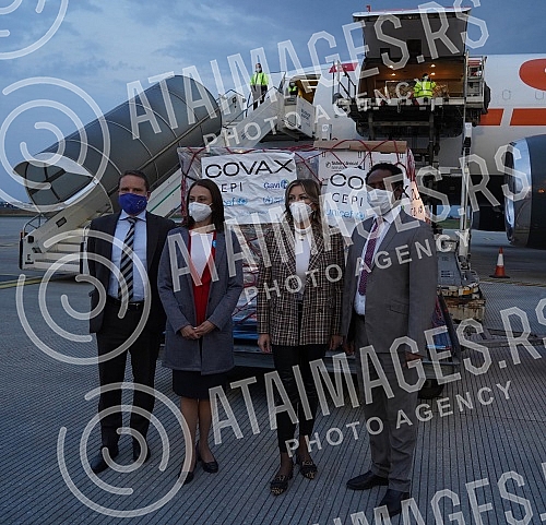 Minister of European integration Jadranka Joksimovic welcomed the first contingent of 57,000 doses of AstraZeneca vaccines through the COVAX mechanism at the 