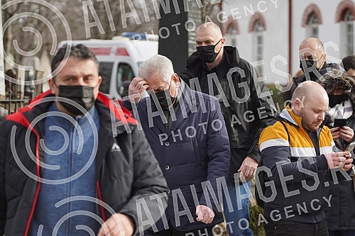 Burial of journalist Ksenija Vucic at the New Cemetery.
Sahrana novinarke Ksenije Vucic na Novom groblju.
Burial of journalist Ksenija Vucic at the New Cemetery.
Sahrana novinarke Ksenije Vucic na Novom groblju.