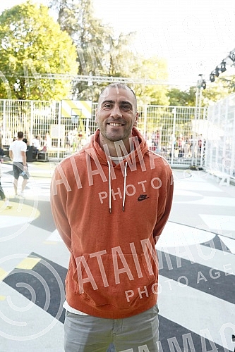 Grand opening of the terrain made of 20,000 recycled sneakers in Block 70.Svecano otvaranje terena napravljenog od 20.000 recikliranih patika u Bloku 70.