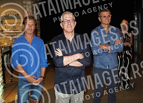 Pre-concert socializing with the YU group and the opening of the exhibition 