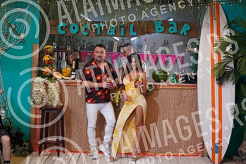 On the World Music Day, the promotion of the album 