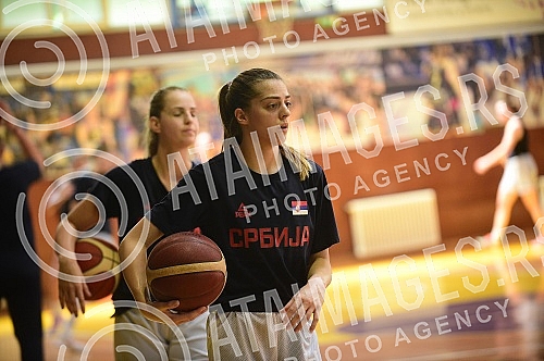 An open training and conversation with the selector of the senior women's basketball team of Serbia Marina Maljkovic and members of the U20 national team in the Vizura hall were organized on the occasion of the preparations of national teams for the 