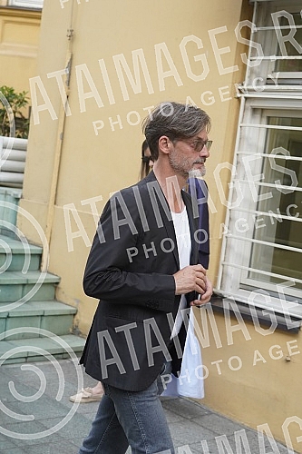 Promotion of the book by Zarko Lausevic Padre, idiot! was held at the Student Cultural Center.Promocija knjige Zarka Lausevica Padre, idiote! odrzana je u Studentskom kulturnom centru. 