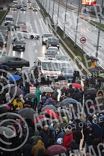 Blockade of traffic on the highway near the Sava Center with a request to ban the work of Rio Tinto in Serbia.Blokada saobracaja na auto-putua kod Sava centra sa zahtevom za zabranu rada Rio Tinta u Srbiji.