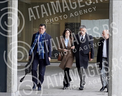 Iva Ilincic is coming to the Higher public prosecutor's office to give a statement regarding the case in which Miroslav Mike Aleksic is accused of sexually harassing and raping his students.Iva Ilincic dolazi u Vise javno tuzilastvo kako bi dala iz