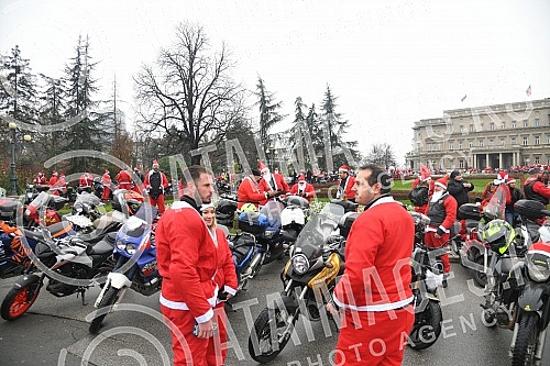 Traditional BJBikers Moto Santa Claus action, started back in 2007, and after last year's break caused by the pandemic, big-hearted motorcyclists gathered in front of the Belgrade City Assembly and headed to Sremcica to take packages and make happy t