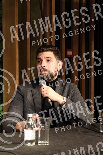 A press conference on the occasion of the concert of the SARS group in Kombank Hall was held at the Club Lisbon.
Konferencija za medije povodom koncerta grupe SARS u Kombank dvorani, odrzana je u Klubu Lisabon.\ A press conference on the occasion of the concert of the SARS group in Kombank Hall was held at the Club Lisbon.
Konferencija za medije povodom koncerta grupe SARS u Kombank dvorani, odrzana je u Klubu Lisabon.\