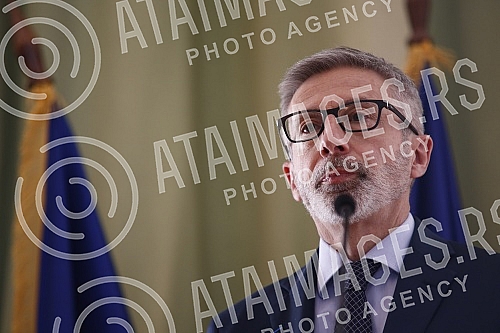 French Ambassador Pierre Cochard presented the National Order of Merit to basketball player Natasa Kovacevic StojakovicAmbasador Francuske Pjer Kosar urucio je Nacionalni orden za zasluge kosarkasici Natasi Kovacevic Stojakovic.