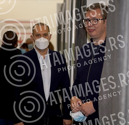 The President of the Republic of Serbia, Aleksandar Vucic, received the third (booster) dose of the coronavirus vaccine at the vaccination point in Hall 7 at the Belgrade Fair.Predsednik Republike Srbije Aleksandar Vucic primio je trecu (buster) do