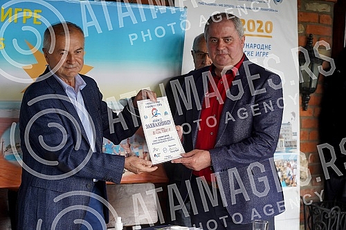 A press conference of the representatives of the Serbian federation of company sports, at which it was announced that they will go to the Summer company sports games in Greece in June. Konferencija za novinare predstavnika Srpske federacije kompani