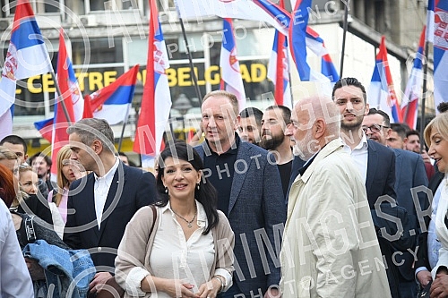 The Coalition United for the Victory of Serbia and Belgrade organized a parade with Knez Mihailov from the Palace of Albania to the City Library, where the citizens and the media were addressed by the entire people of the coalition.Koalicija Ujedin