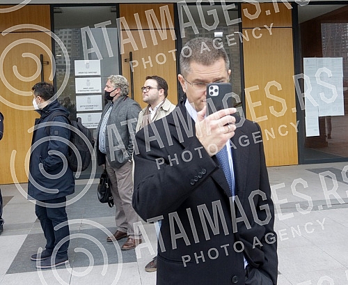 A hearing was held in the High Court for the trial of the lawsuit filed against the President of Serbia, Aleksandar Vucic, by the President of the People's party, Vuk Jeremic, who then addressed the press.U Visem sudu odrzano je rociste za sudjenje
