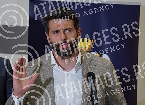 The Mayor of Belgrade, Aleksandar Sapic, held a meeting with communal militiamen and inspectors from the Secretariat for Inspection Affairs of the City of Belgrade in the Municipal Hall, and after the meeting a press conference was held where new mea