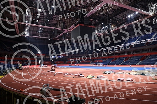 In the Stark Arena, works are underway on setting up an athletics track and preparing an athletic battlefield for the upcoming World Athletics Championships.U Stark areni u toku su radovi na postavljanju atletske staze i spremanje atletskog bojista
