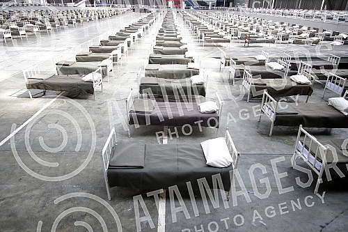 Military beds set up in the halls 1 and 4 of the Belgrade Fair for people with milder sympoms of coronavirus.Vojni kreveti postavjeni u halama 1 i 4 Beogradskog sajma za ljude koji imaju blaze simtome korona virusa.