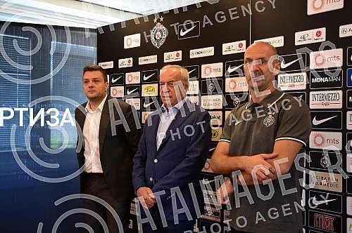 The official call of FK Partizan before the start of the 2022/2023 season was held at the Partizan - Teleoptik Sports Center, and then the first training session was held.Zvanicna prozivka FK Partizana pred pocetak sezone 2022/2023 odrzana je u Spo