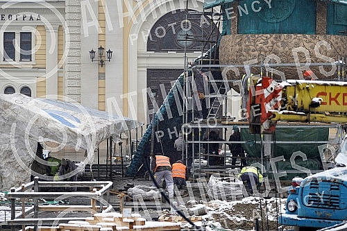 Reconstruction of Sava Square is underway, on which a monument to Stefan Nemanja has been placed, which will be officially unveiled on January 27.U toku je rekonstrukcija Savskog trga, na koje je postavljen spomenik Stefanu Nemanji koji ce zvanicn