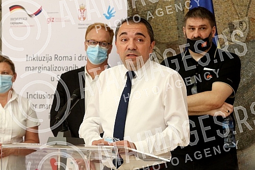 The Ministry of Human and Minority Rights and Social Dialogue and the German Organization for International Cooperation (GIZ) held a press conference at the Palace of Serbia to discuss a vaccination campaign in the languages of national minorities.