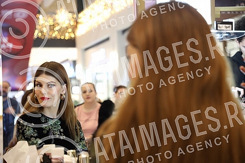 The well-known Italian brand KIKO Milano is organizing the first MAKE-UP MARATHON this weekend at the Gallery shopping center in Belgrade, and as part of today's event, actress Tamara Dragicevic and make-up artist Nena Ilic gave visitors tips on givi