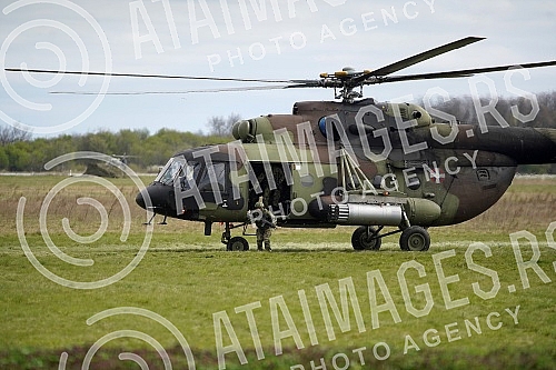 The President of the Republic of Serbia Aleksandar Vucic and His Highness Sheikh Nasser bin Hamad bin Isa Al Khalifa attended a demonstration of weapons, military equipment and capabilities of the units of the Serbian Army at the Military Airport 