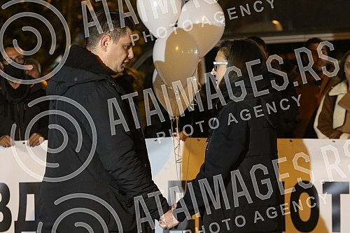 Parents, family and friends of little Despot Mrdjic, who was killed in Prvomajska Street in Zemun on November 24, 2020, when his leg was stuck in the door when getting off the bus, gathered tonight, on the anniversary of his death, and blocked traffi