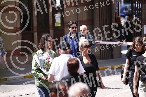 Veselin Vesa Simonovic, director and editor-in-chief of the Nova.rs portal, will be buried in the Alley of Merited Citizens at the New Cemetery in Belgrade, the family received condolences at 1:30 p.m., and the funeral service began at 2 p.m.Veseli