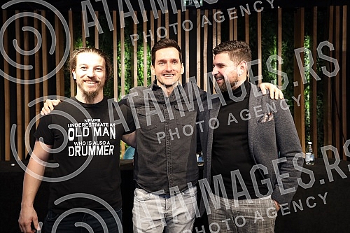 A press conference on the occasion of the concert of the SARS group in Kombank Hall was held at the Club Lisbon.Konferencija za medije povodom koncerta grupe SARS u Kombank dvorani, odrzana je u Klubu Lisabon.\