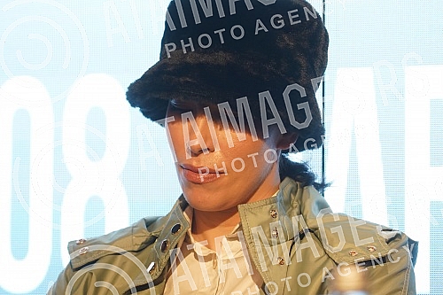 Pop rock band Neverne bebe has announced its new Belgrade concert in Kombank Hall for March 8 - Women's Day at the Jazz Canteen Club Lisbon within that cultural institution. Pop rock band Neverne bebe has announced its new Belgrade concert in Kombank Hall for March 8 - Women's Day at the Jazz Canteen Club Lisbon within that cultural institution.