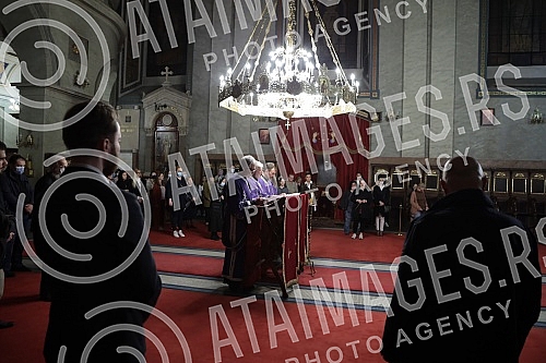 Worship during the Passion Week in the Cathedral Church of St. Archangel Michael on Good Friday - morning with the singing of articles and a procession around the temple.
Bogosluzenje tokom Stradalne sedmice u Sabornoj crkvi Sv. Arhangela Mihaila n Worship during the Passion Week in the Cathedral Church of St. Archangel Michael on Good Friday - morning with the singing of articles and a procession around the temple.
Bogosluzenje tokom Stradalne sedmice u Sabornoj crkvi Sv. Arhangela Mihaila n