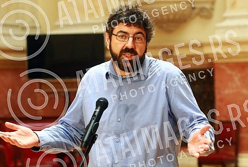 The address of the future deputies during the break in the work at the consultations of the Speaker of the Assembly of Serbia Ivica Dacic with the parliamentary parties.Obracanje buducih poslanika tokom pauze u radu na konsultacijama predsednika Sk