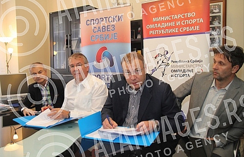 Beograd, 29. april 2014 - Potpisivanje ugovora izmedju Sportskog savez Srbije i Saveza za skolski sport Srbije u prostorijama Sportskog saveza Srbije.