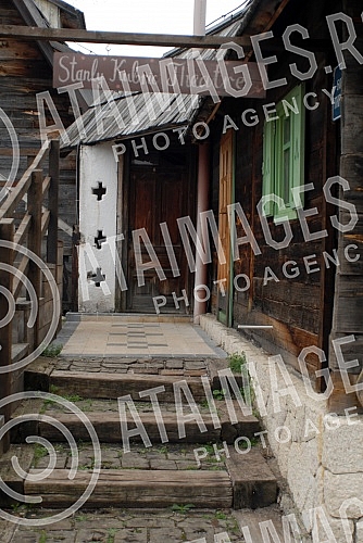 Drvengrad the movie ethno village of Mokra Gora, a village at the turn of Zlatibor and Tara, who is director Emir Kusturica built on a hill Mecavnik.Drvengrad, filmsko i etno selo izmedju Zlatibora i Tare koje je reditelj Emir Kusturica izgradio na 