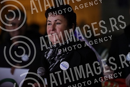 In front of the Presidency of Serbia, despite the ban on the gathering, several hundred citizens gathered at a protest organized by the organization Kreni - Promeni, demanding a ban on the extraction of pine and lithium.
Ispred Predsednistva Srbije, In front of the Presidency of Serbia, despite the ban on the gathering, several hundred citizens gathered at a protest organized by the organization Kreni - Promeni, demanding a ban on the extraction of pine and lithium.
Ispred Predsednistva Srbije,