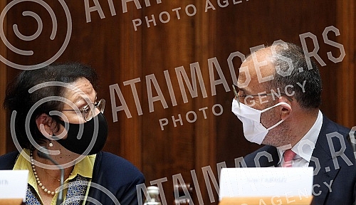 A Special report on discrimination against senior citizens of Serbia was presented in the National assembly of Serbia.U Narodnoj skupstini Srbije predstavljen je Posebni izvestaja o diskriminaciji starijih gradjana i gradjanki Srbije. 