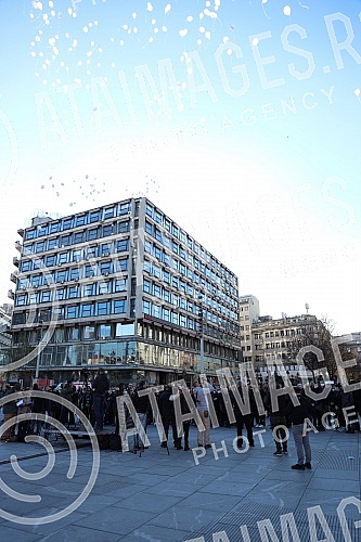 The World Day of Remembrance for the Victims of Traffic Accidents was marked today on the Republic Square in Belgrade with a special program, after which 492 white balloons were symbolically released into the sky in memory of the same number of peopl The World Day of Remembrance for the Victims of Traffic Accidents was marked today on the Republic Square in Belgrade with a special program, after which 492 white balloons were symbolically released into the sky in memory of the same number of peopl